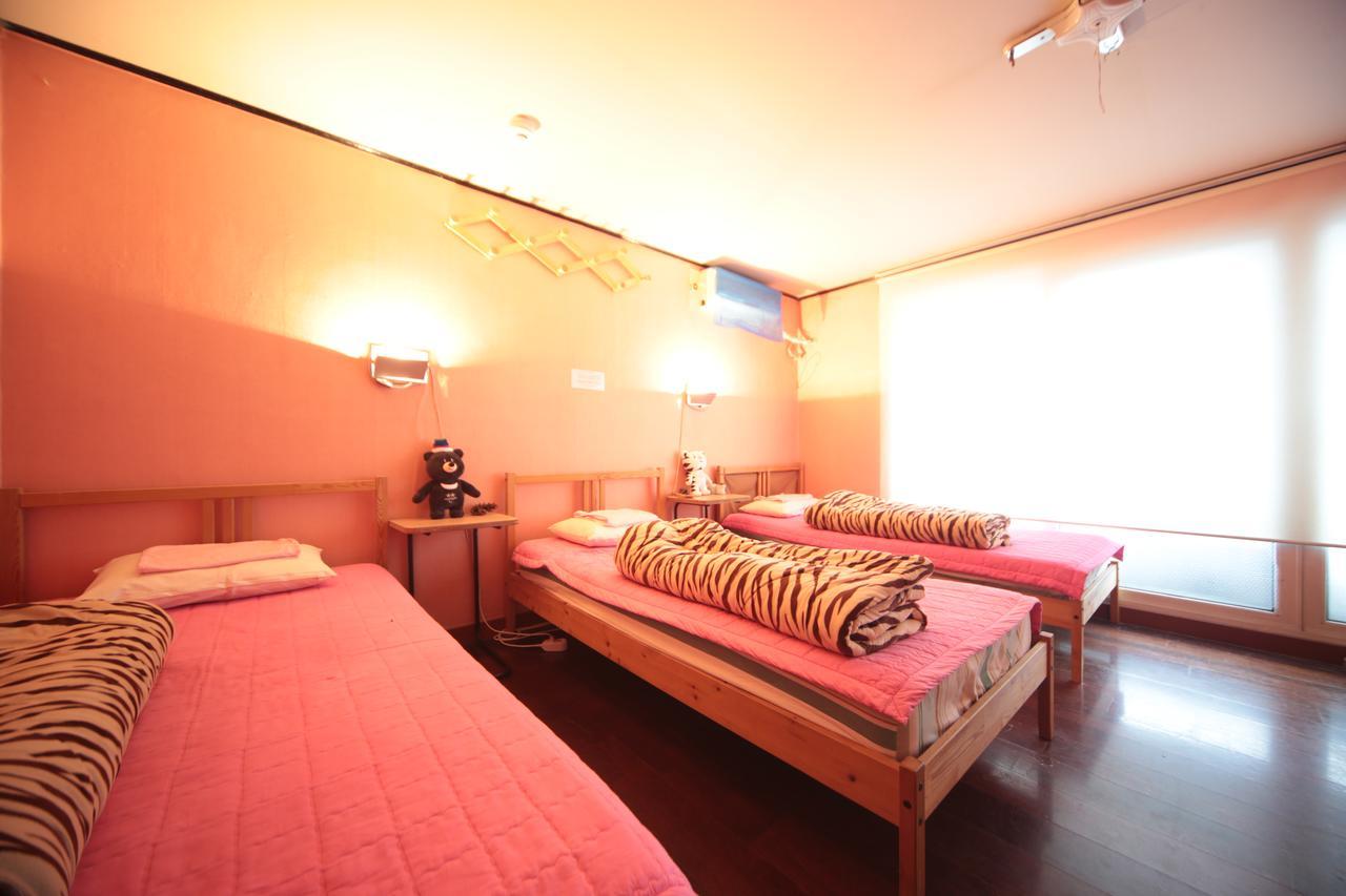Comeinn Hongdae - Female Only