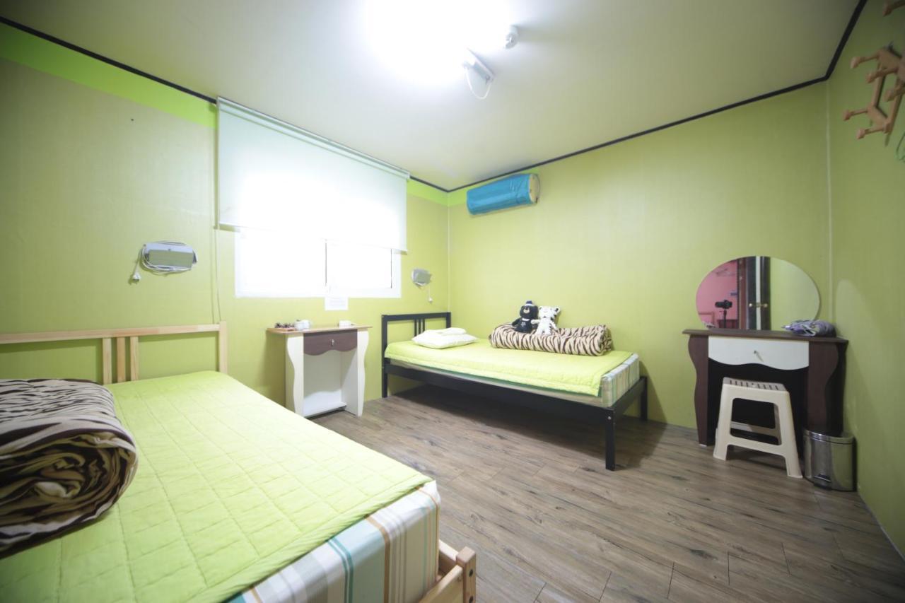 Comeinn Hongdae - Female Only *