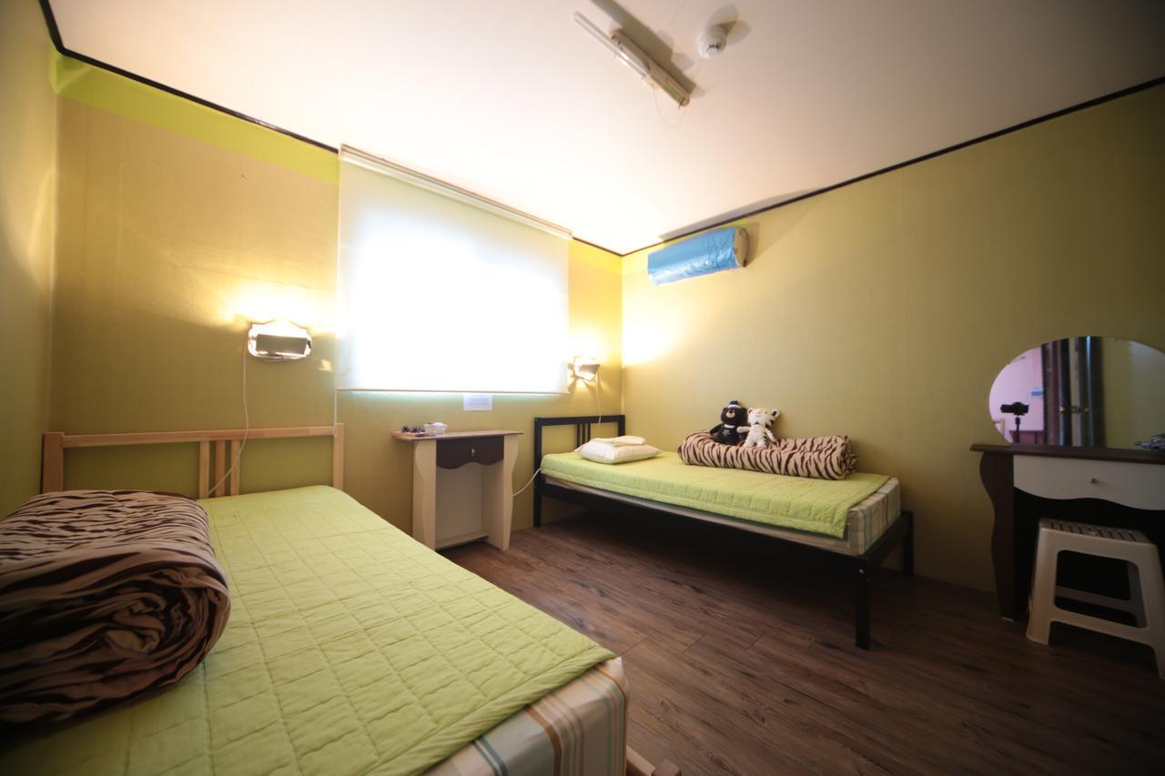 Comeinn Hongdae - Female Only Hostel