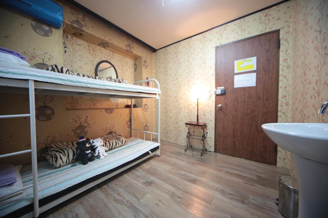 Hostel Comeinn Hongdae - Female Only *