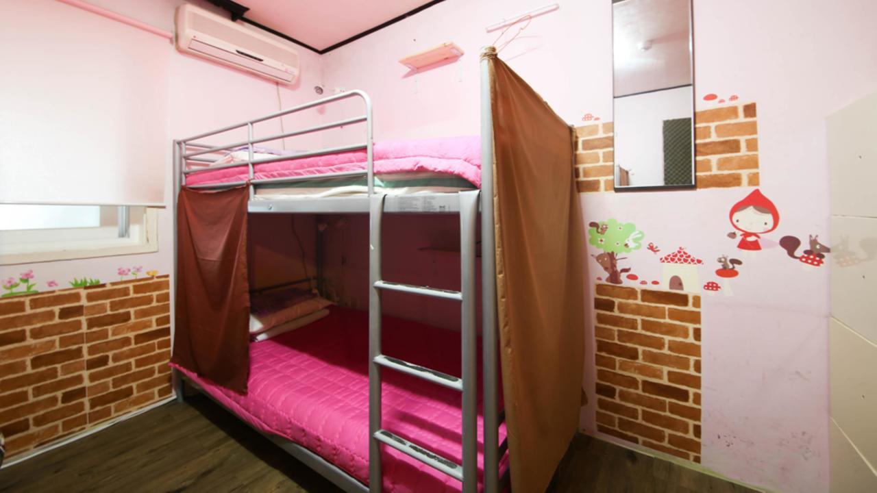 Comeinn Hongdae - Female Only
