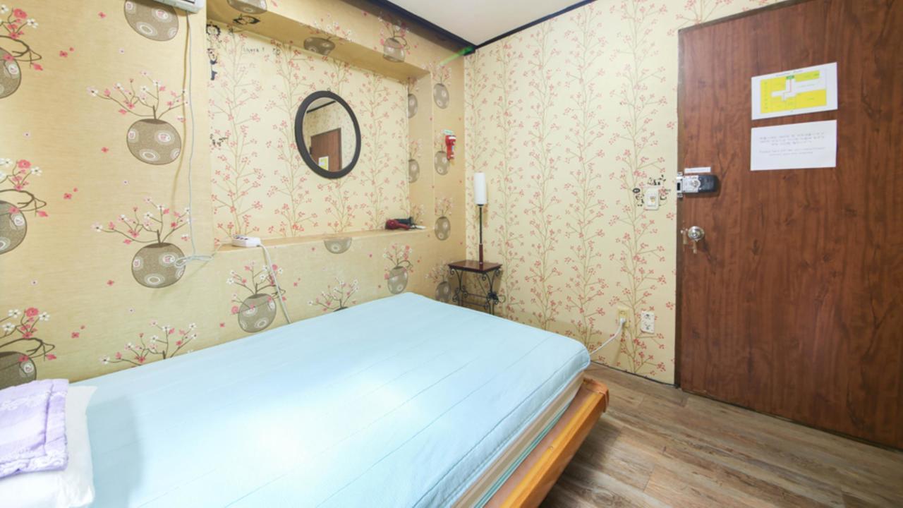 Comeinn Hongdae - Female Only * Seoul