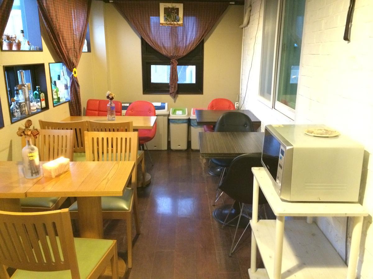 Comeinn Hongdae - Female Only